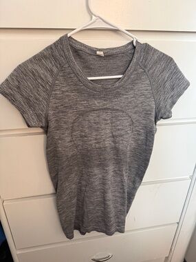 Grey Lululemon swiftly tech